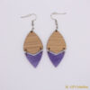 Boucles d'oreilles en bois et résine – Image 2