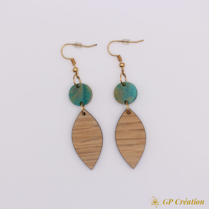 Boucles d'oreilles en bois et résine – Image 2